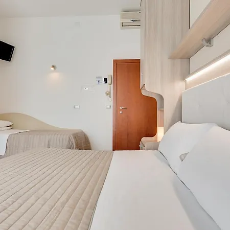 Hotel Astoria 3*
