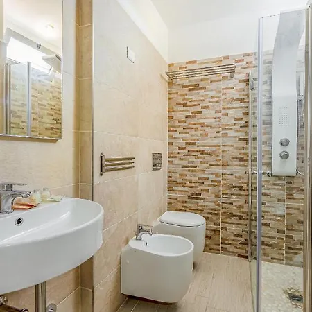 Astoria Hotel 3*